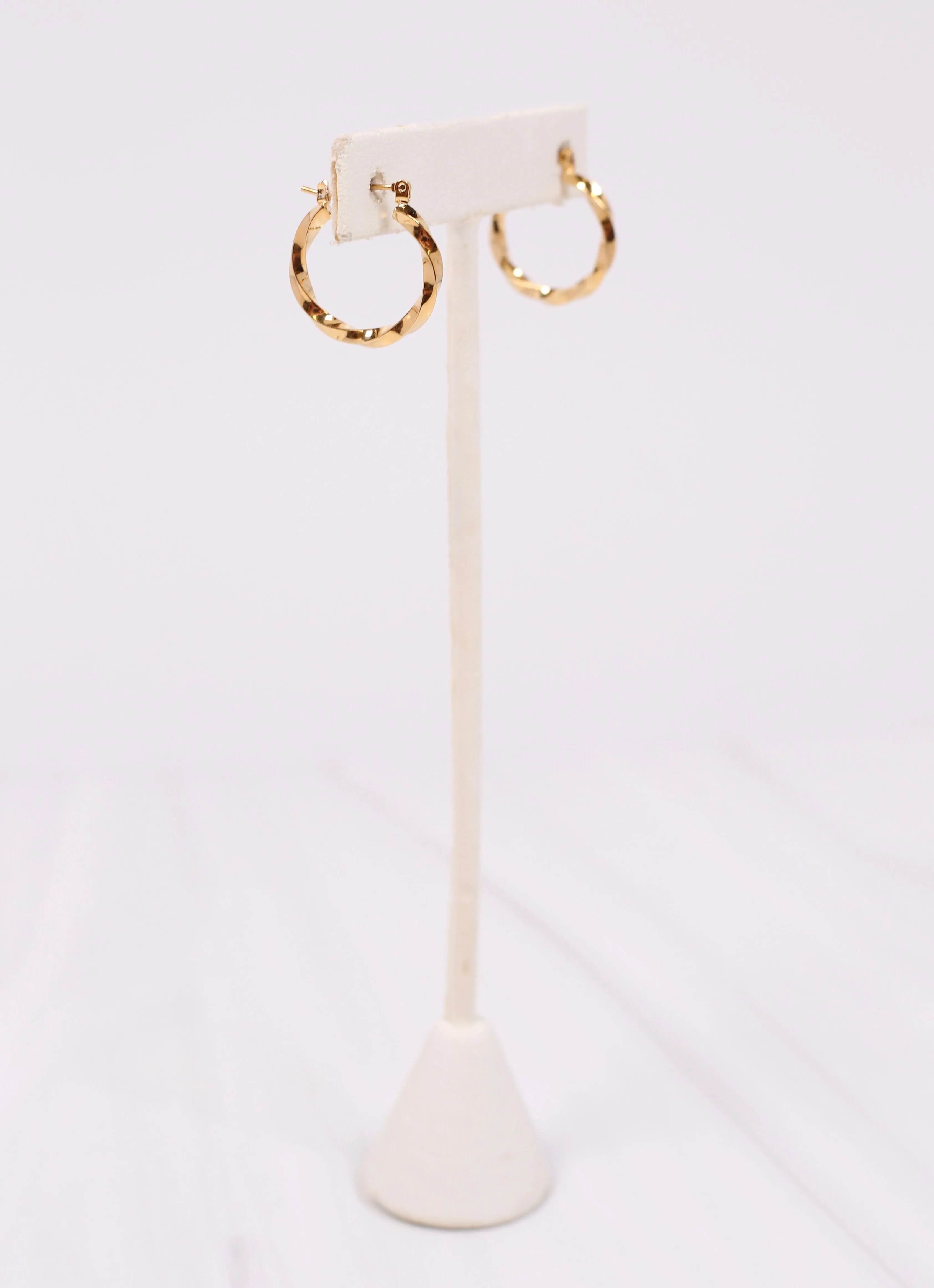 Hemmingford Twisted Hoop Earring GOLD