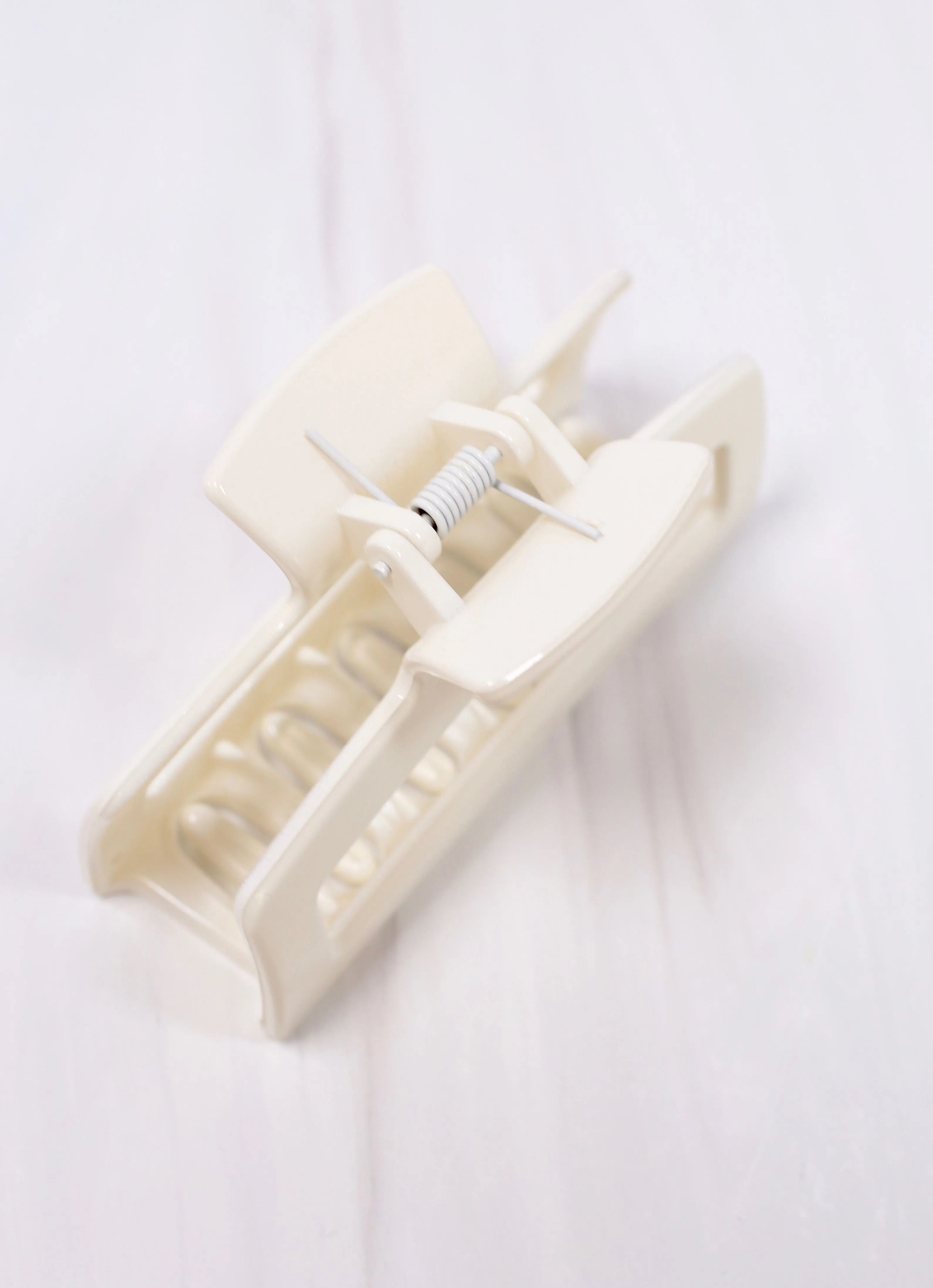 Hollybrooke Hair Clip WHITE