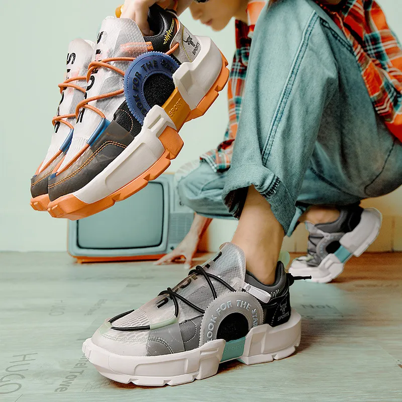 Men Fashion Week Runway Sneakers 