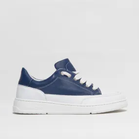 Sneakers nappa blu e bianca